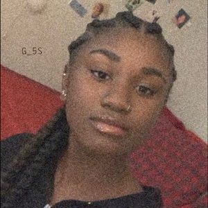 Meet your Posher, Jhelisa